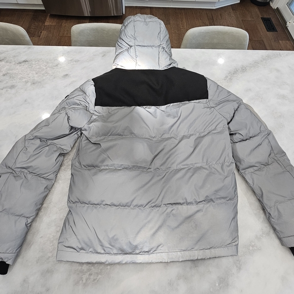 DKNY Silver and Black Puffer Jacket - Mens Small - Picture 2 of 4
